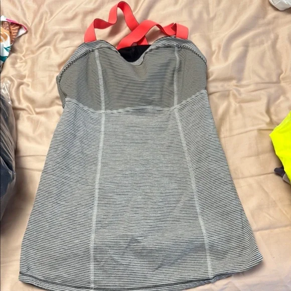 Lululemon Workout Tank - Picture 1 of 2